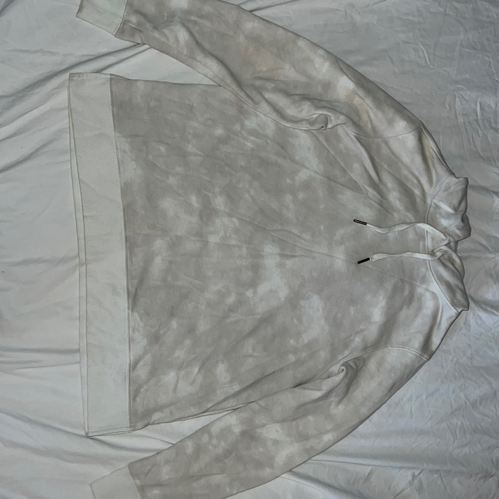 White and gray sweat shirt tie-dye